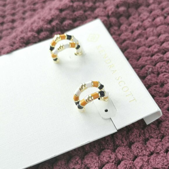 Kendra Scott Neutral Mix Essie Gold Huggie Earring NEW WITH POUCH - Picture 2 of 3